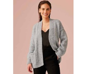 Veste Gaïane gris flanelle en alpaga, longue et droite, poches plaquées et large bande d'encolure - Patron tricot Phildar