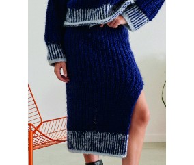 Jupe Nelda marine et gris bleuté en mohair, fausses côtes bicolores et large bande de côtes perlées - Patron tricot Pingouin