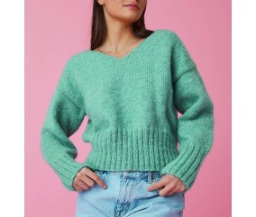 Pull Ander vert jade en jersey, col V et larges bords côtes 2/2, manches longues - Patron tricot Pingouin