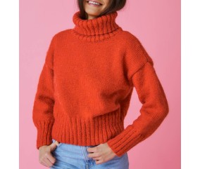 Pull Valério rouge orangé en jersey, col roulé en côtes 2/2 et manches longues - Patron tricot Pingouin