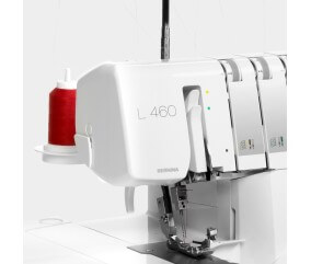 Enfilage à code couleur de la BERNINA L 460