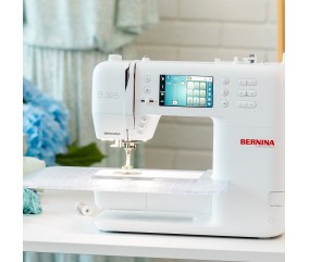 BERNINA B 325 New dans un atelier de couture