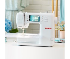 Espace de couture et table rallonge de la BERNINA B 325 New