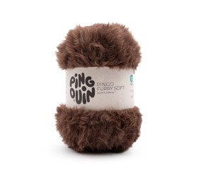 Pingo Furry Soft Pingouin - coloris Chocolat - pelote sur fond blanc