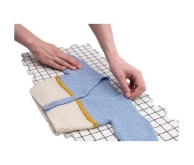 Kit de tapis de blocage tricot et crochet 9 tapis 30 x 30 cm Prym - mise en scène créative