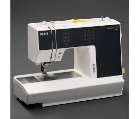 Machine à coudre PFAFF Passport 2.0 - trois quarts sur fond gris