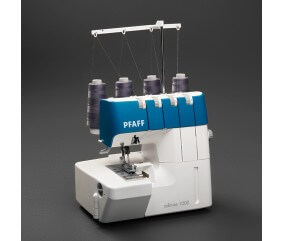 Surjeteuse PFAFF Admire 1000 - vue sur fond gris