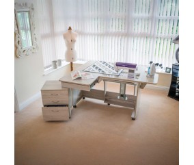 Meuble de couture Tailormade Quilter's Dream Chêne gris - dans un atelier lumineux