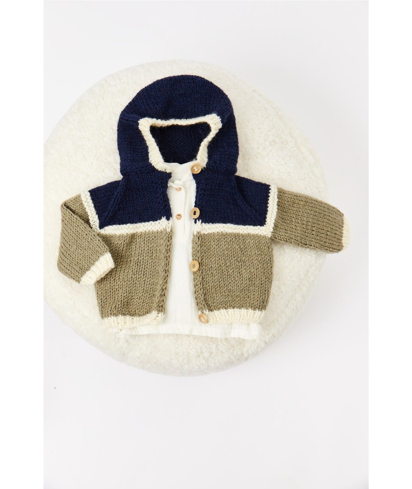 Patron tricot gratuit Gilet tricolore à capuche Sam