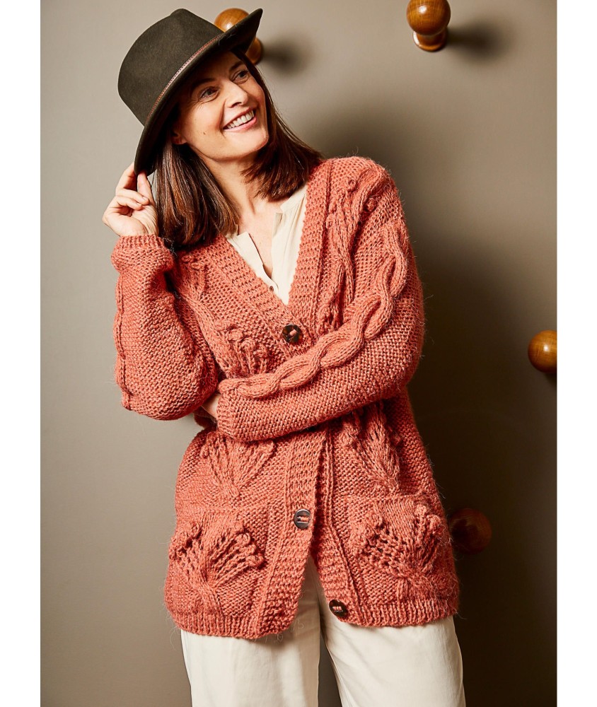 Patron tricot gratuit Veste à torsade ajourée