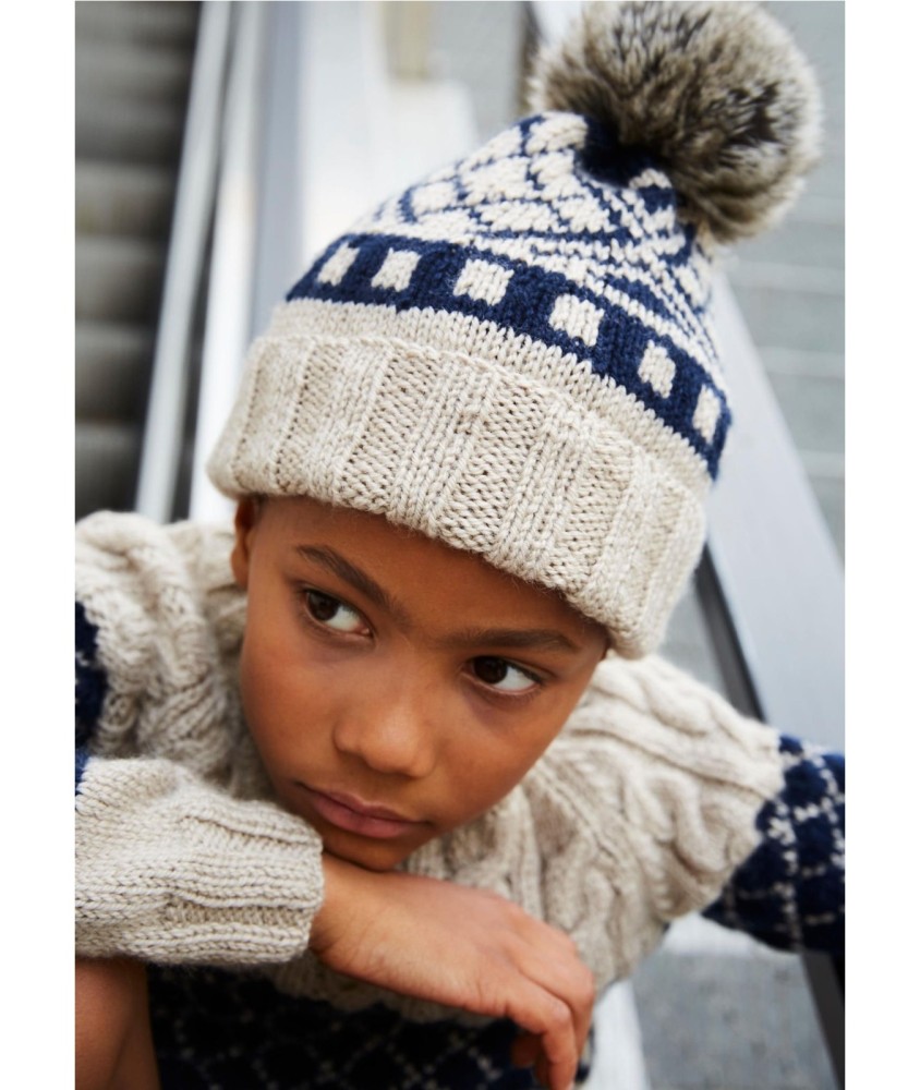 Patron gratuit Bonnet jacquard à pompon fourrure