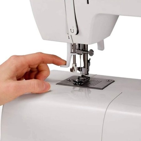 PFAFF Hobby : Enfilage simplifié et enfile-aiguille