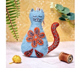 Mini kit feutrine Corinne Lapierre - Chat folk - mis en scène