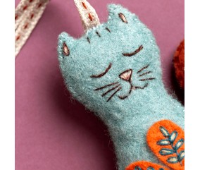 Mini kit feutrine Corinne Lapierre - Chat folk - détail du visage
