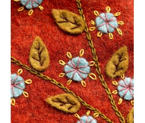 Kit feutrine Corinne Lapierre - Étui à ciseaux et pelote - broderie folk