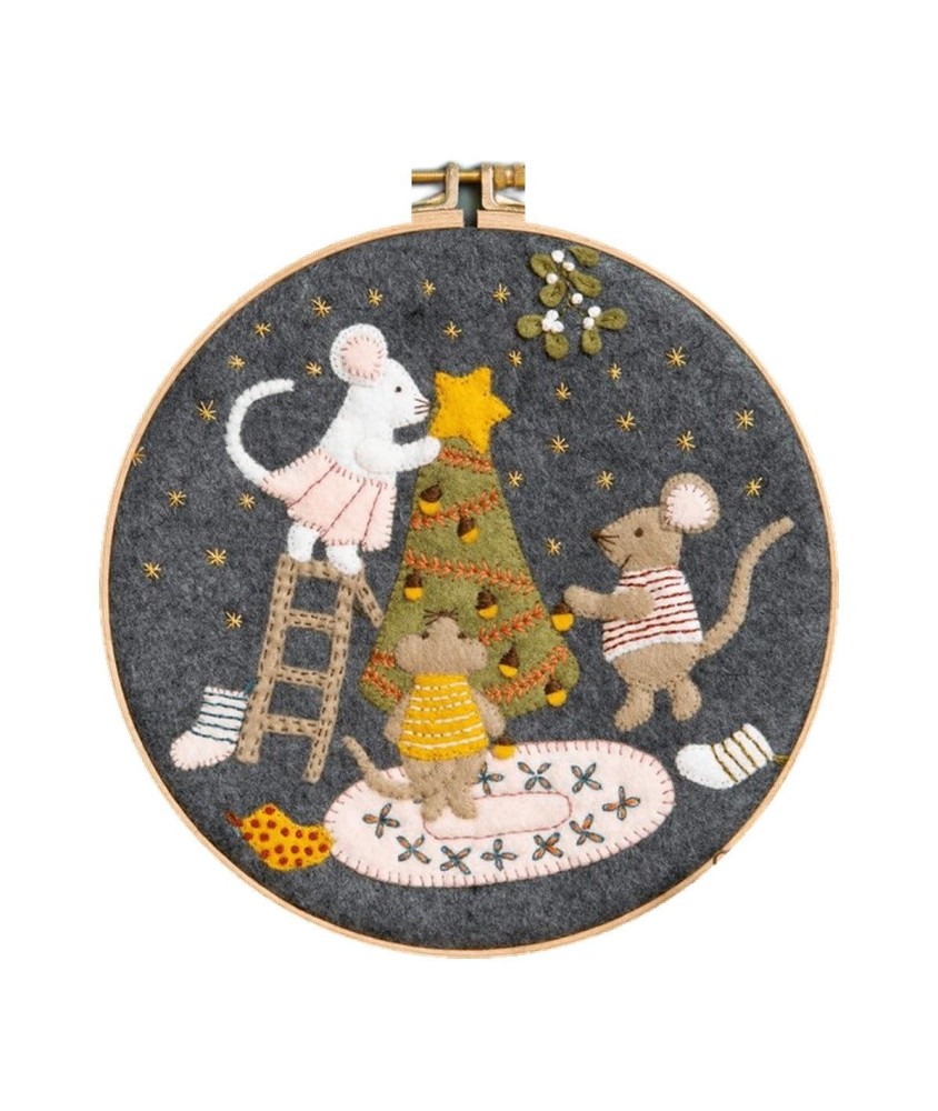 Kit broderie feutrine Corinne Lapierre - Noël famille souris - présentation sur fond blanc
