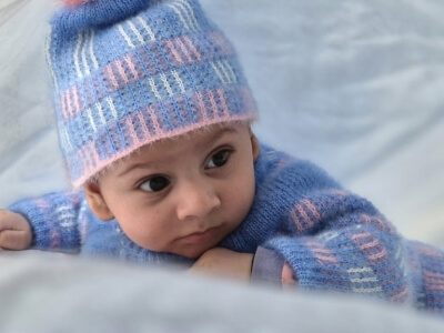 Laine bébé : les 8 meilleures pelotes hypoallergéniques pour la layette 2026