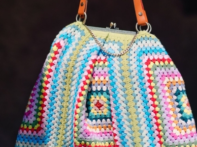 Granny squares : le guide complet de la tendance crochet 2026