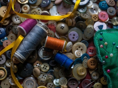 Le guide de la mercerie : boutons, fermetures, biais, elastiques
