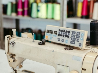 Top 10 des idées cadeaux pour un amateur de machines à coudre < 500 €